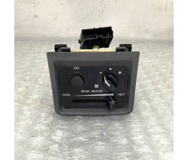 REAR HEATER CONTROLLER FOR A MITSUBISHI V10-40# - REAR HEATER UNIT & PIPING