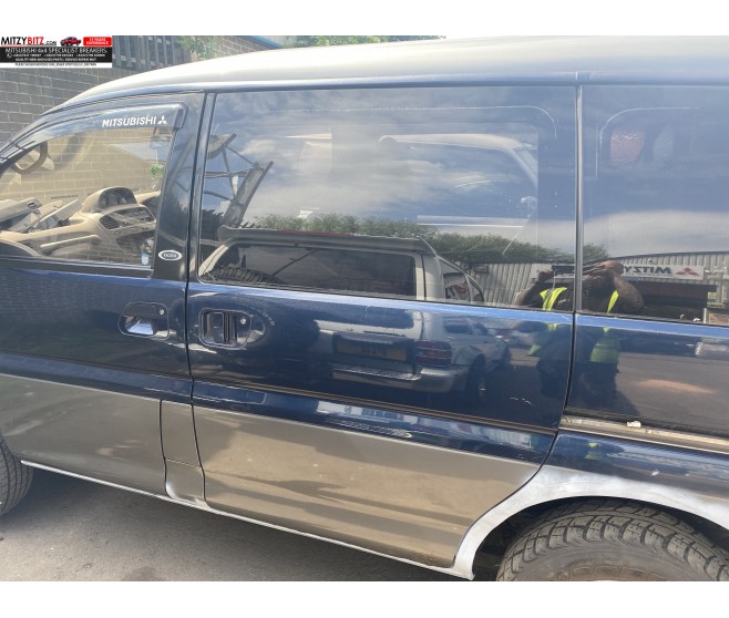 DARK BLUE LEFT SIDE SLIDING DOOR WITH GLASS FOR A MITSUBISHI DELICA SPACE GEAR/CARGO - PD4W