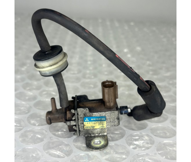 EMISSION SOLENOID VALVE FOR A MITSUBISHI TRITON - KB4T