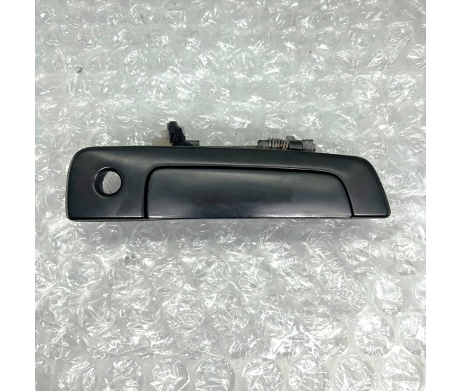 DOOR HANDLE FRONT RIGHT FOR A MITSUBISHI H72W - 2000/LONG(2WD)<01M-> - ZR SPECIAL(GDI),4FA/T / 1998-03-01 - 2007-06-30 - 