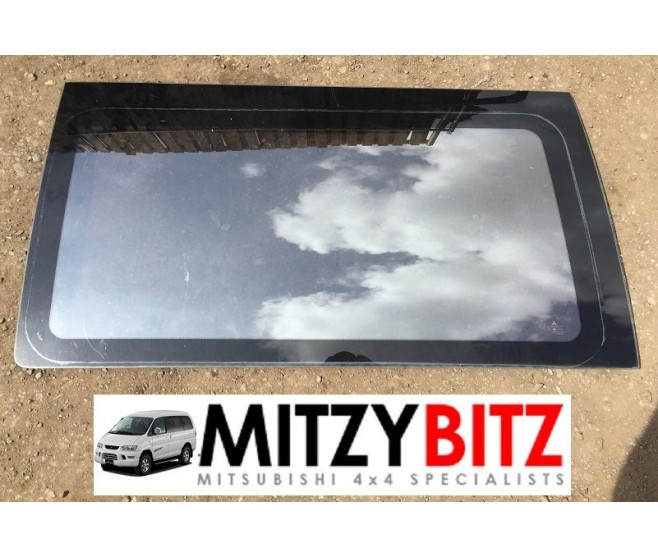 REAR LEFT SLIDING DOOR WINDOW GLASS FOR A MITSUBISHI DELICA SPACE GEAR/CARGO - PA5W