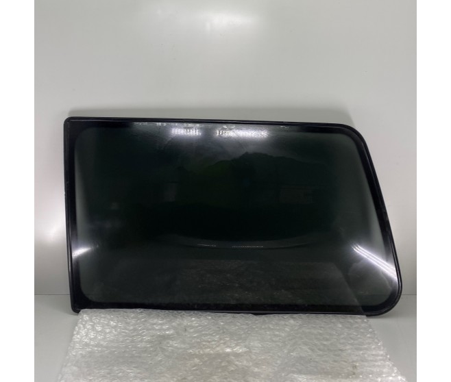LEFT REAR QUARTER WINDOW GLASS FOR A MITSUBISHI PAJERO - V21W