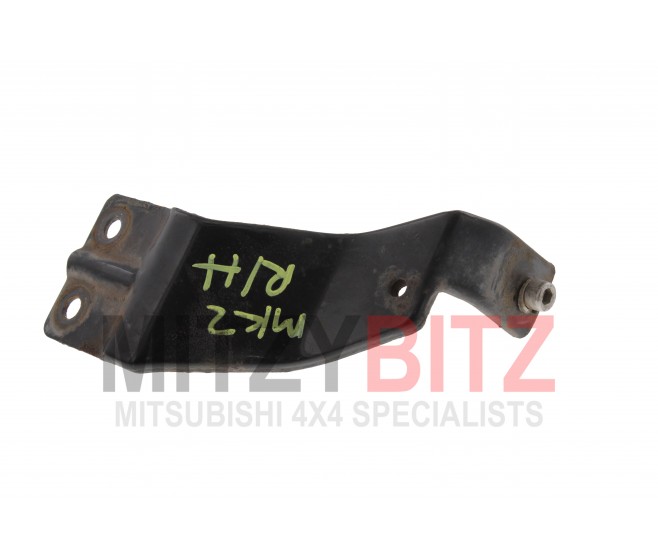 FRONT RIGHT GRILLE HOLDING BRACKET FOR A MITSUBISHI GENERAL (EXPORT) - BODY