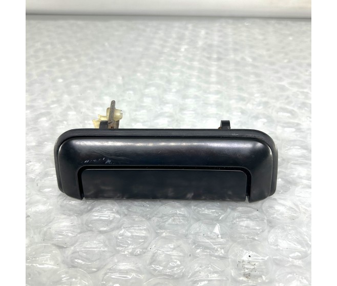 DOOR HANDLE FRONT RIGHT FOR A MITSUBISHI MONTERO SPORT - K99W