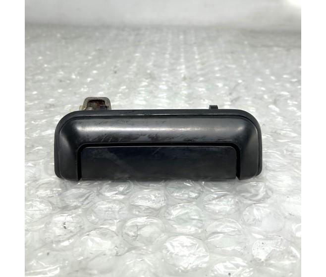 DOOR HANDLE REAR RIGHT FOR A MITSUBISHI CHALLENGER - K97WG
