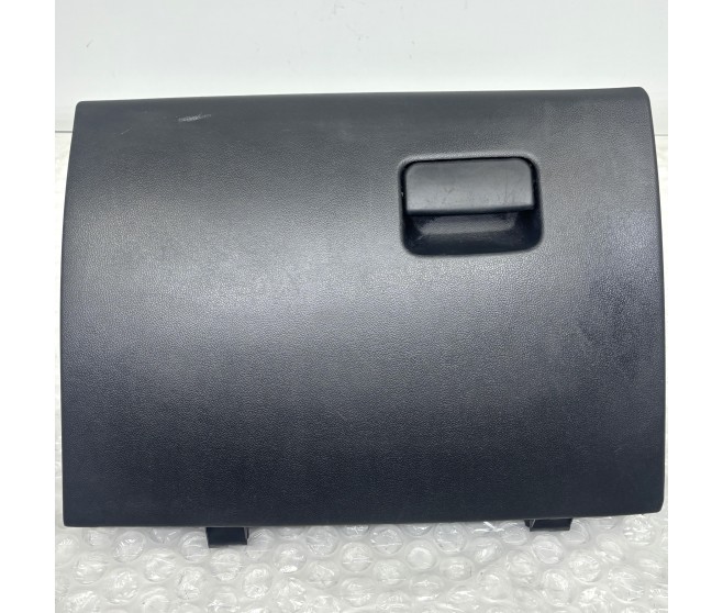 GLOVEBOX 8006A662XA