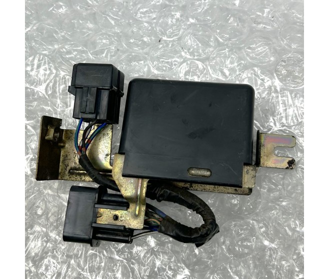 AIR CON CONTROL HARNESS AND RELAYS FOR A MITSUBISHI CHALLENGER - K99W