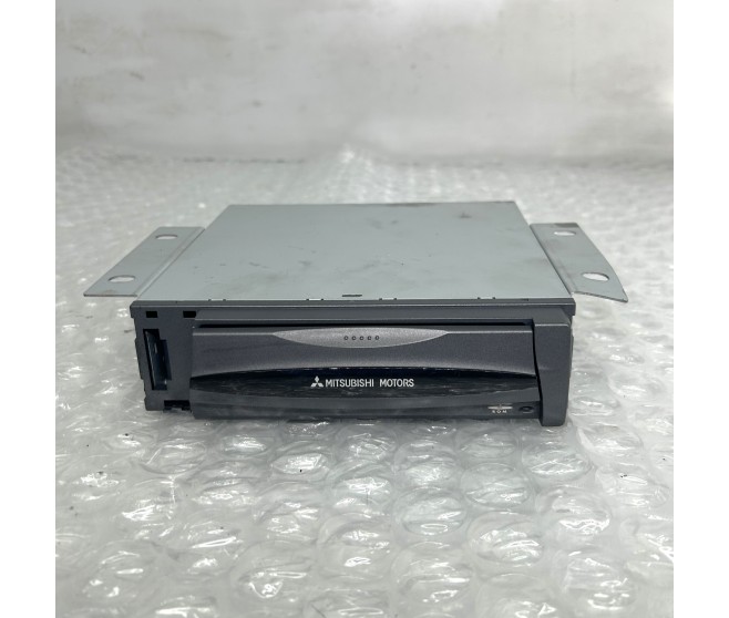 DVD NAVIGATION SYSTEM UNIT MZ313040 FOR A MITSUBISHI NATIVA - K86W