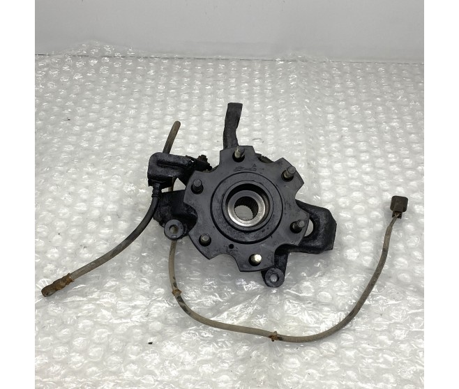 WHEEL HUB WITH ABS SENSOR FRONT RIGHT FOR A MITSUBISHI PAJERO - V93W