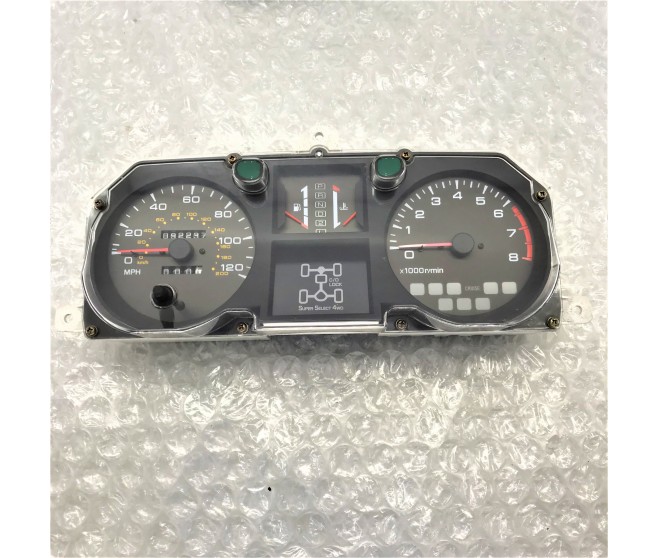 AUTOMATIC SPEEDO CLOCKS MR298428 FOR A MITSUBISHI PAJERO/MONTERO - V23W