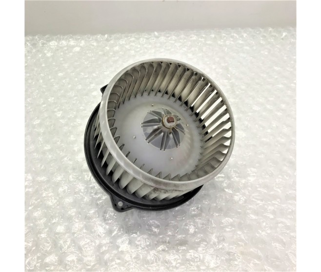 HEATER BLOWER MOTOR FAN FOR A MITSUBISHI V70# - HEATER UNIT & PIPING