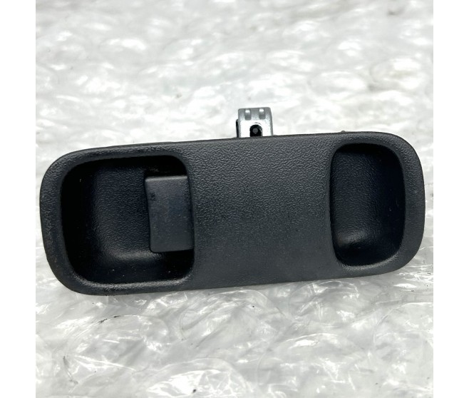 GLOVEBOX LOCK LATCH CATCH FOR A MITSUBISHI V60,70# - I/PANEL & RELATED PARTS