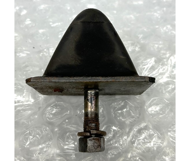 REAR SUSPENSION UPPERR ARM BUMP STOPPER FOR A MITSUBISHI V78W - 3200D-TURBO/LONG WAGON<01M-> - GLX(NSS4/EURO3),S5FA/T S.AFRICA / 2000-02-01 - 2006-12-31 - REAR SUSPENSION UPPERR ARM BUMP STOPPER