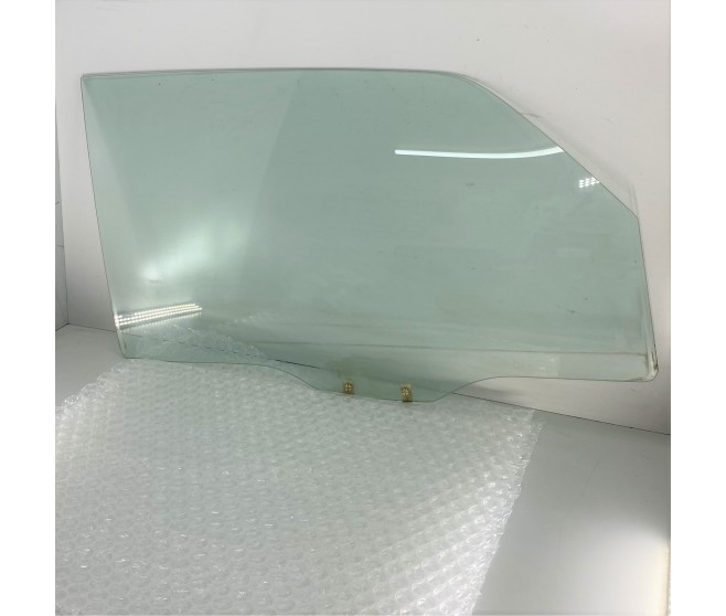 DOOR GLASS FRONT RIGHT FOR A MITSUBISHI V80# - FRONT DOOR PANEL & GLASS