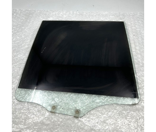 REAR RIGHT DOOR GLASS FOR A MITSUBISHI V90# - REAR DOOR PANEL & GLASS