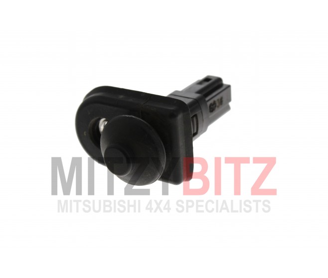 DOOR LAMP SWITCH FOR A MITSUBISHI PAJERO - V46WG