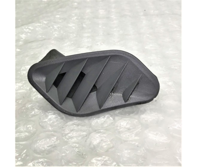 DEFROSTER SIDE AIR VENT FRONT RIGHT FOR A MITSUBISHI NATIVA - K94W