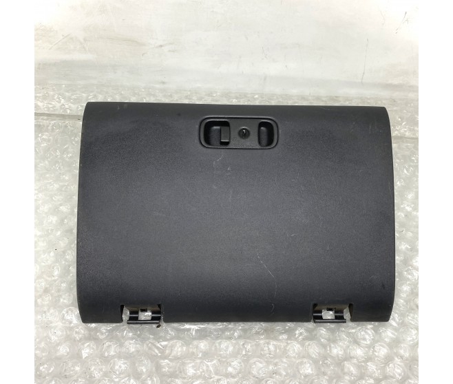 GLOVE BOX LOWER FOR A MITSUBISHI V70# - I/PANEL & RELATED PARTS