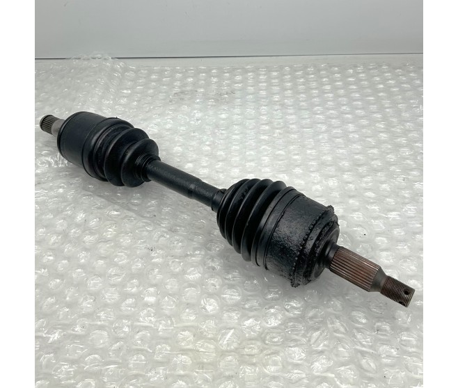 FRONT LEFT DRIVESHAFT FOR A MITSUBISHI PAJERO/MONTERO - V75W