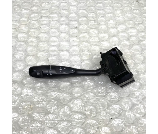 WINDSCREEN WIPER AND WASHER STALK SWITCH FOR A MITSUBISHI STRADA - K74T