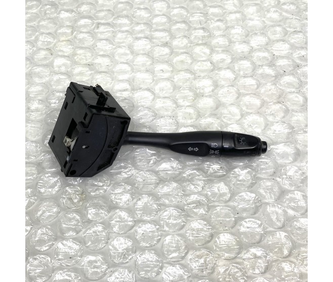 INDICATOR / HEADLAMP STALK SWITCH FOR A MITSUBISHI STRADA - K74T