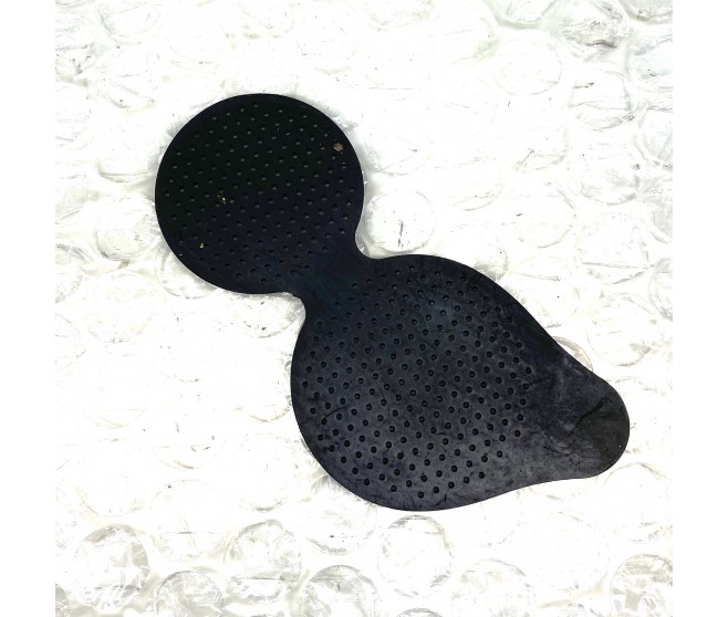 CENTER CONSOLE CUP RUBBER FOR A MITSUBISHI CHALLENGER - K96W