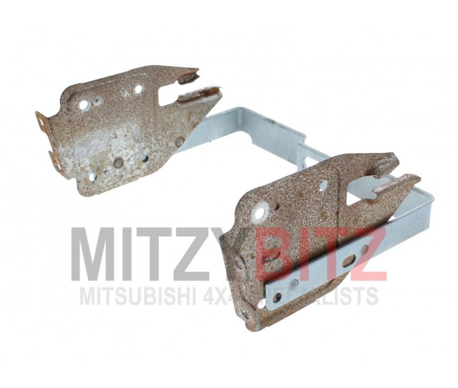 STEREO FIXING BRACKETS FOR A MITSUBISHI K90# - RADIO & AUDIO ACCESSORIES