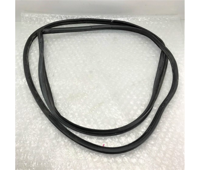 DOOR WEATHERSTRIP FRONT RIGHT FOR A MITSUBISHI NATIVA - K94W