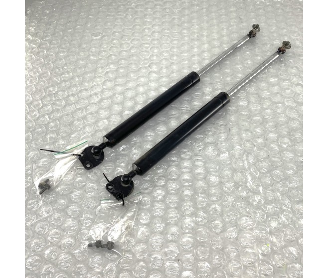 REAR TAILGATE GAS SPRING STRUTS FOR A MITSUBISHI CHALLENGER - K97WG