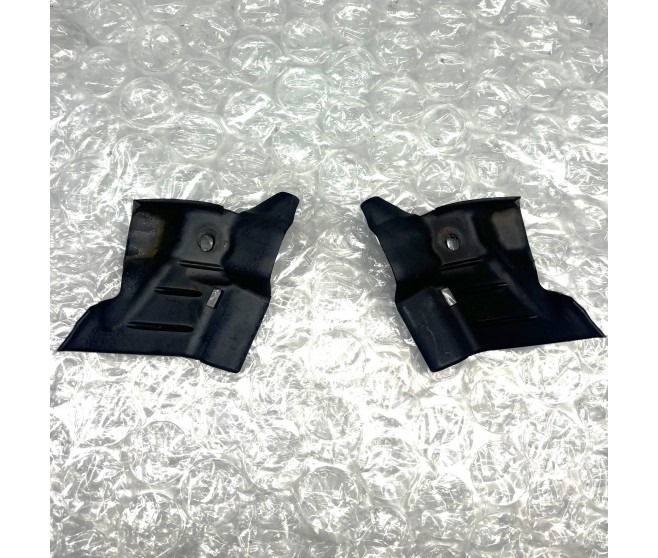 FRONT DECK SCUTTLE PANEL SIDE TRIMS FOR A MITSUBISHI PAJERO - V78W