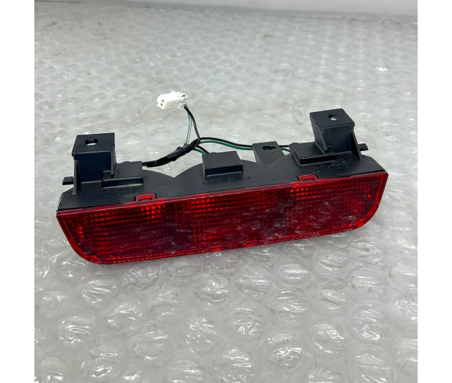 REAR DOOR BRAKE LIGHT LAMP AND WIRING FOR A MITSUBISHI V70# - REAR DOOR BRAKE LIGHT LAMP AND WIRING