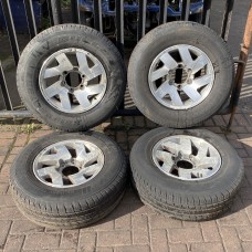 ALLOY WHEEL SET AND PART WORN TYRES - SEE DESC