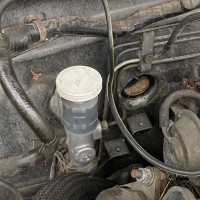 CAP,CLUTCH FLUID RESERVOIR