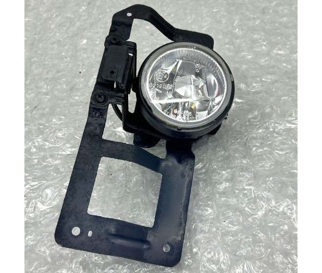LEFT FOG LAMP FOR A MITSUBISHI NATIVA - K94W