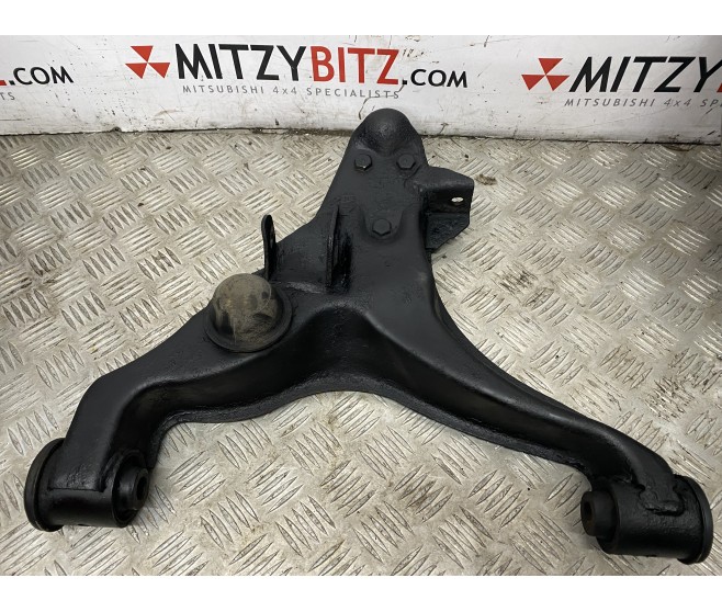 FRONT LEFT LOWER WISHBONE TRACK CONTROL ARM FOR A MITSUBISHI PAJERO - V98W