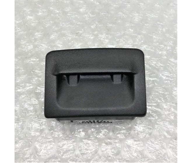 ASHTRAY FRONT LOWER DASH FOR A MITSUBISHI V70# - I/PANEL & RELATED PARTS
