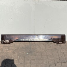 TAILGATE DOOR REFLECTOR TRIM