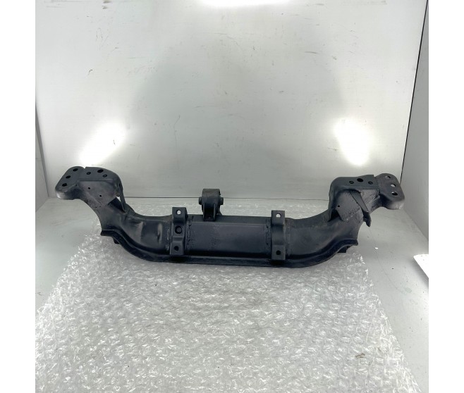 FRONT AXLE CROSSMEMBER FOR A MITSUBISHI H76W - 1800/LONG(4WD)<99M-> - GLX(MPI),4FA/T / 1998-11-01 - 2002-08-31 - FRONT AXLE CROSSMEMBER