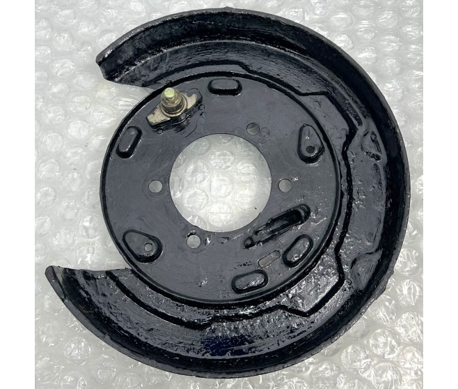 REAR BRAKE BACKING PLATE RIGHT FOR A MITSUBISHI PAJERO/MONTERO - V78W