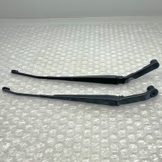 FRONT WINDSCREEN WIPER ARMS