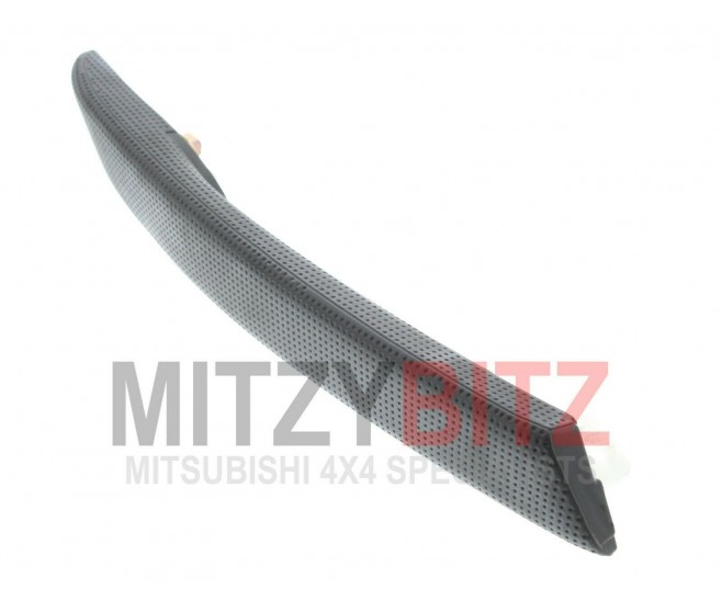 INSIDE DOOR GRAB HANDLE FRONT LEFT FOR A MITSUBISHI PAJERO - V73W