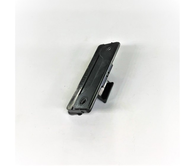 CENTRE FLOOR CONSOLE LOWER LID LOCK LEVER FOR A MITSUBISHI V80,90# - CENTRE FLOOR CONSOLE LOWER LID LOCK LEVER