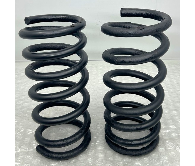 REAR COIL SPRINGS FOR A MITSUBISHI PAJERO/MONTERO - V93W