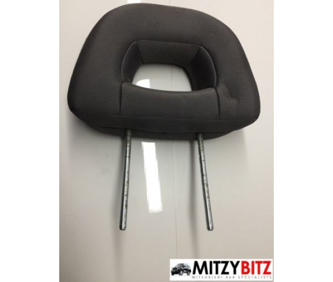 FRONT ROW SEAT GREY CLOTH HEAD REST FOR A MITSUBISHI PAJERO - V67W