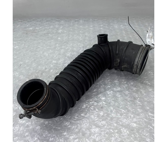 AIR BOX TO TURBO PIPE  FOR A MITSUBISHI V78W - 3200D-TURBO/LONG WAGON<01M-> - GLX(NSS4/EURO3),S5FA/T S.AFRICA / 2000-02-01 - 2006-12-31 - 