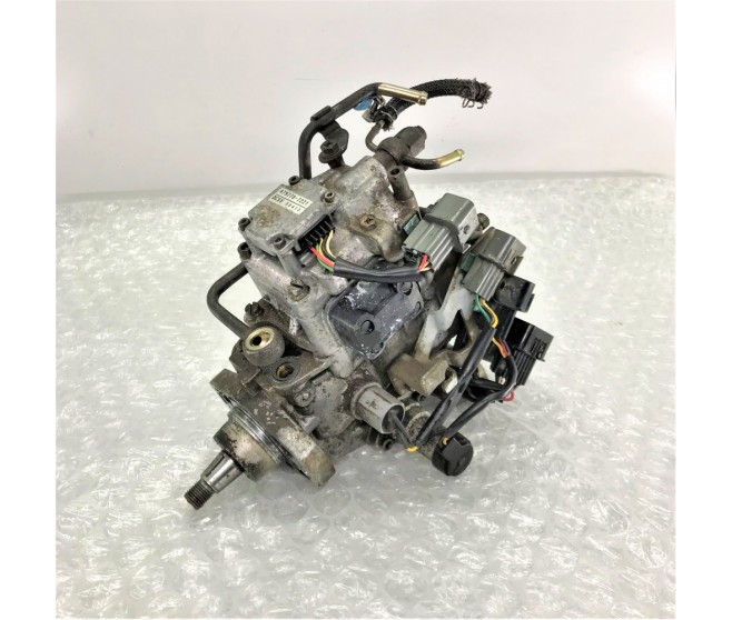 FUEL INJECTION PUMP FOR A MITSUBISHI CHALLENGER - K97WG