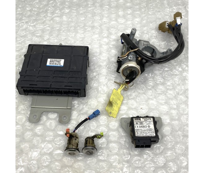 ENGINE ECU / TRANSPONDER & LOCK SET FOR A MITSUBISHI ENGINE ELECTRICAL - 