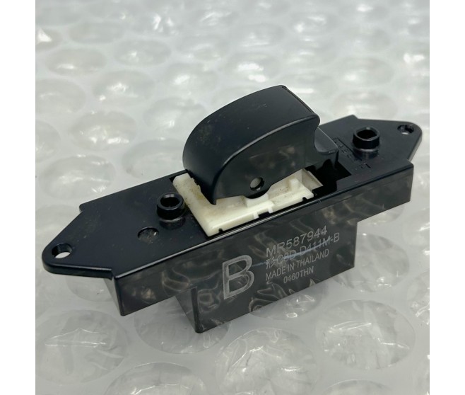 WINDOW SWITCH FOR A MITSUBISHI DELICA D:5 - CV4W