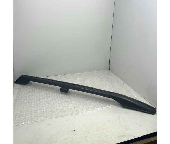 ROOF RAILS LEFT AND RIGHT FOR A MITSUBISHI PAJERO/MONTERO - V64W