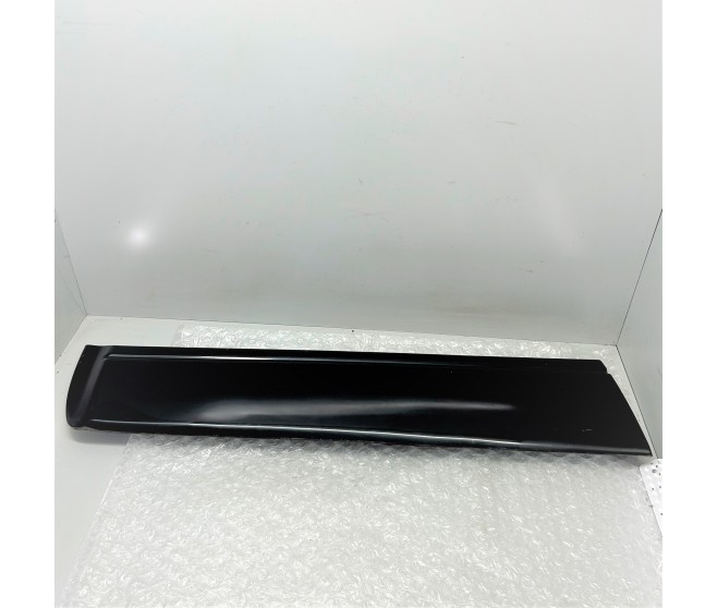 LOWER DOOR TRIM FRONT LEFT  FOR A MITSUBISHI PAJERO - V75W